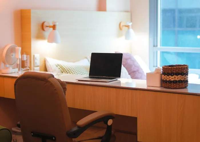 400mpbs, Free Pool Access! Eastwood Legrand 3 - Mowai Manila